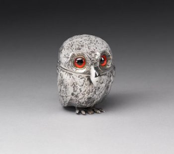Image of a novelty silver mustard pot in the form of an owl